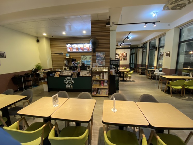 麥味登樂福店工讀生