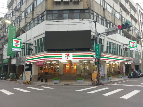 統一超商 雙民門市 早班/晚班門市人員