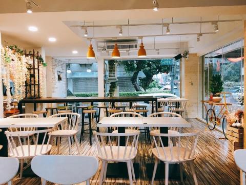 豐滿早午餐小南門店徵內外場pt