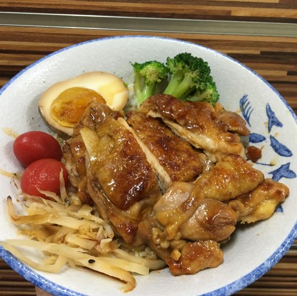 拾飯日本料理「內場」工讀，排班彈性