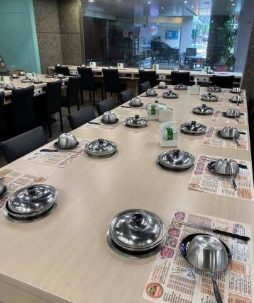 涮涮鍋工作人員