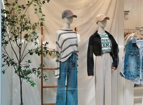 vase🇰🇷韓國服飾店工讀生👗