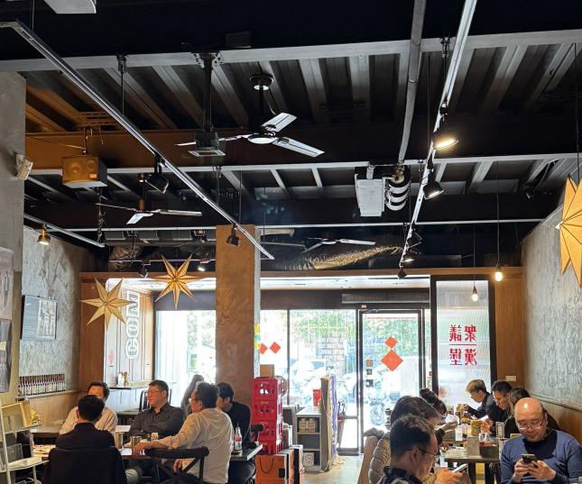 眾議漢堡美式餐廳｜外場人員｜假日工讀｜服務員｜竹北店