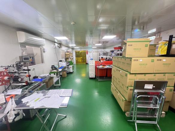 全日彈性工時餅乾工廠員工