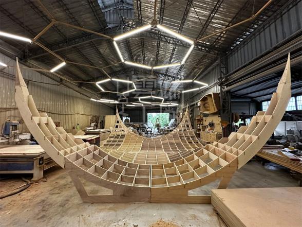 協助機台上下料、物件鑽孔..等客製化工廠內工作