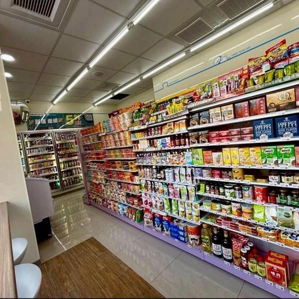 萊爾富「仙草店」早班門市人員