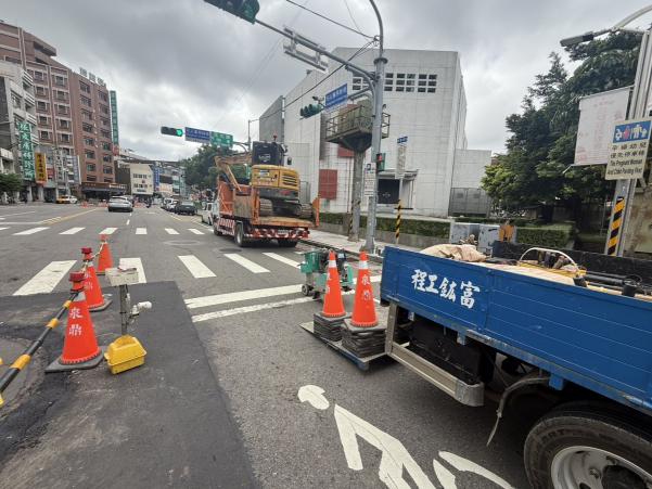 誠徵 大貨車司機、挖土機司機、學徒