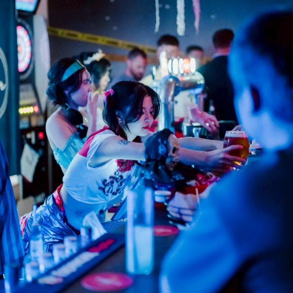 海線餐酒館外場服務生
