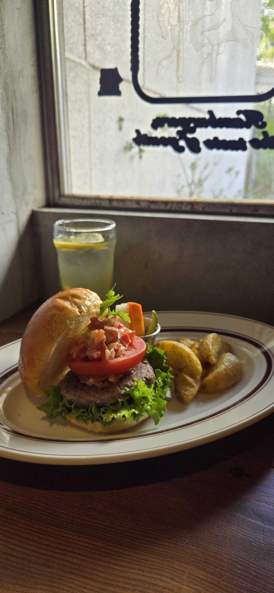 漢堡咖啡廳內場調理人員