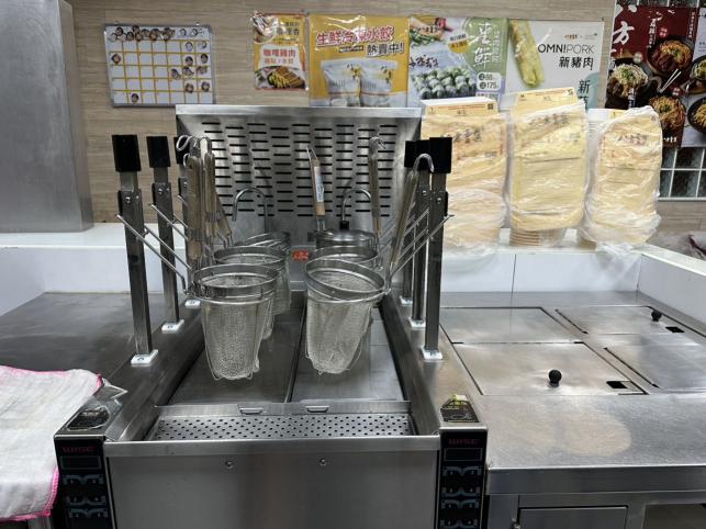 早班工讀生、晚班工讀生