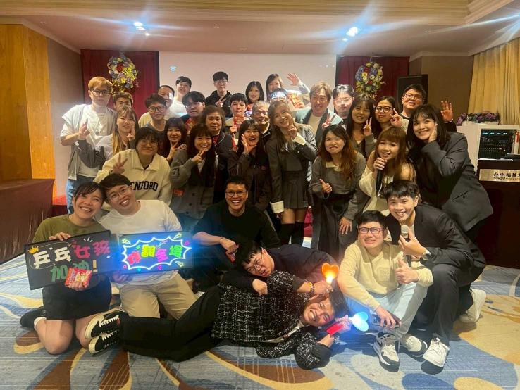 小眷村牛肉麵-晚班計時(時薪210-240元+全勤及獎金另計/國定假日雙倍薪）