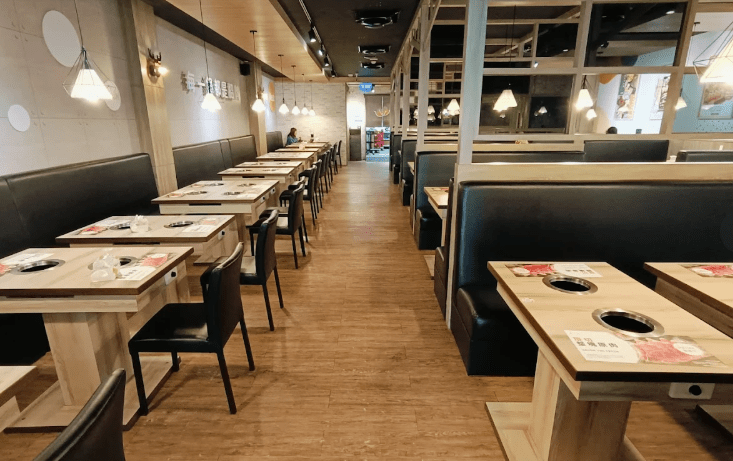 聚の玖火鍋(高雄天祥)大夜店員