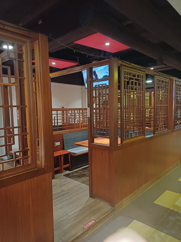 中班18:00-2300
大夜23:00-4：00