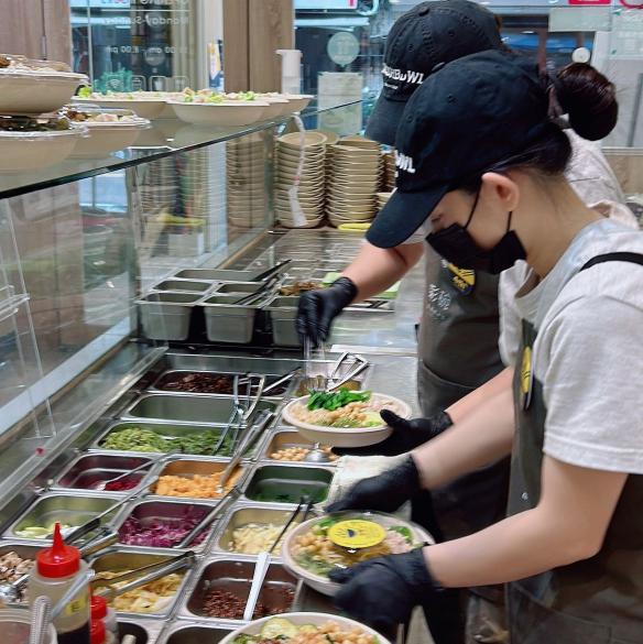 彩碗Color Bowl poké北平店計時人員