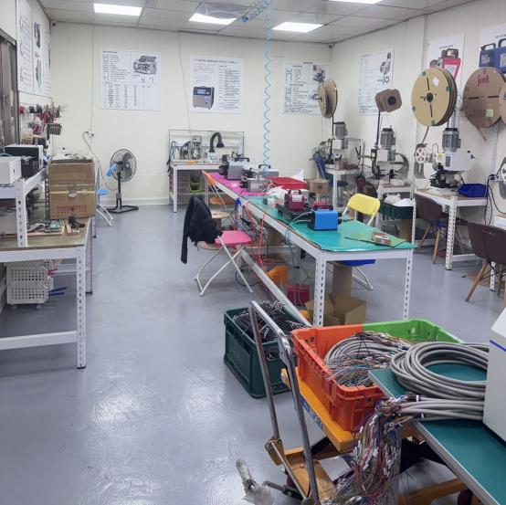 徵：作業員一名  （需操作一些線材加工機器）