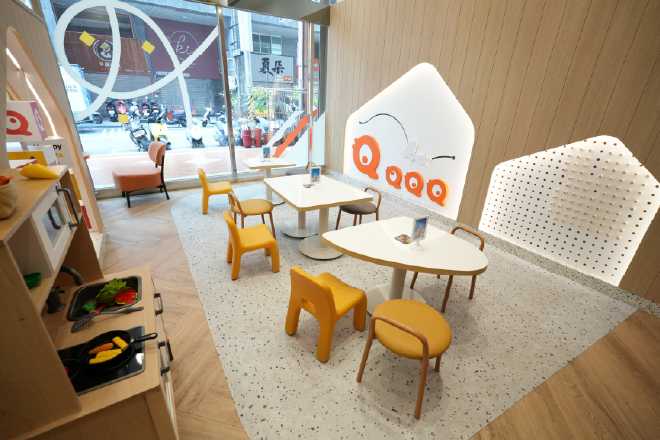 急徵早午班計時人員QBurger 台南健康店