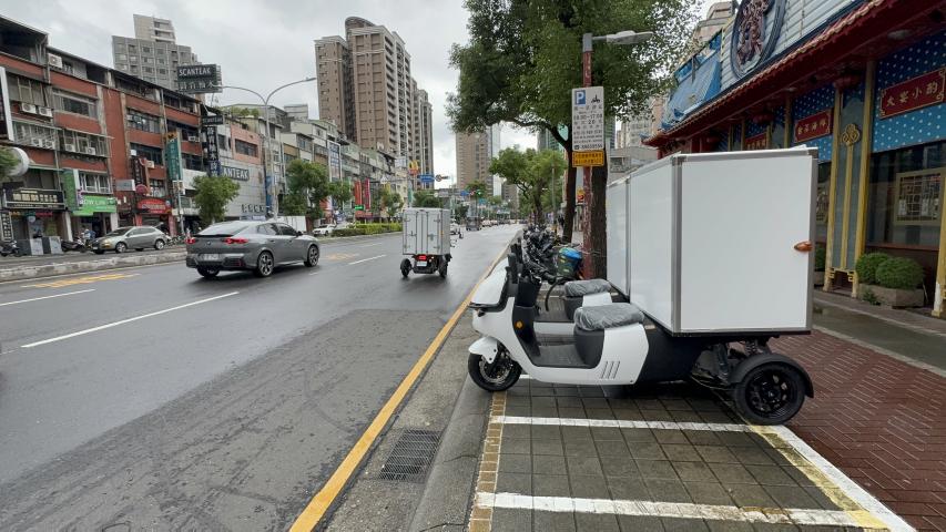🍑📦徵機車手🛺松山區🍑提供公司車🛵配送M商包裹🍑