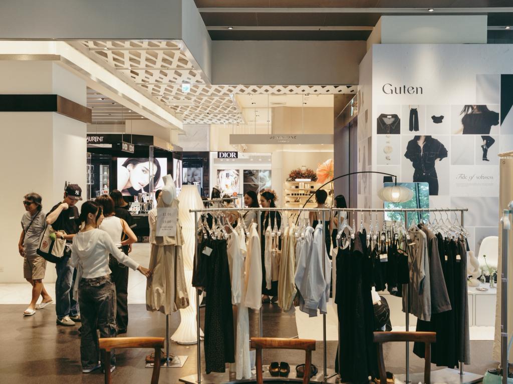 服飾快閃店門市人員 計時工讀