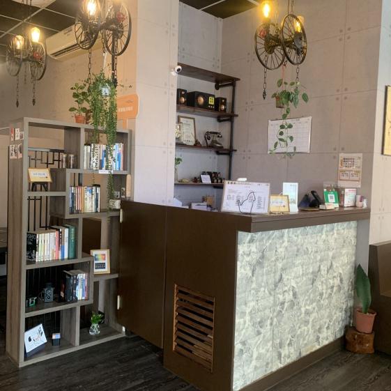 新民路火鍋川菜店誠徵早晚班計時人員