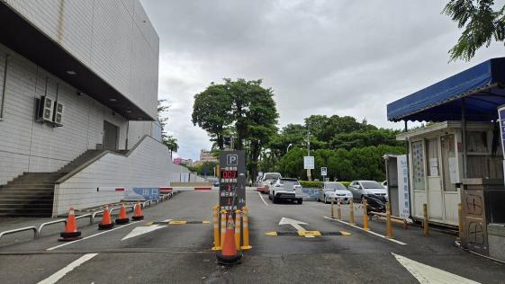停車場早晚班人員