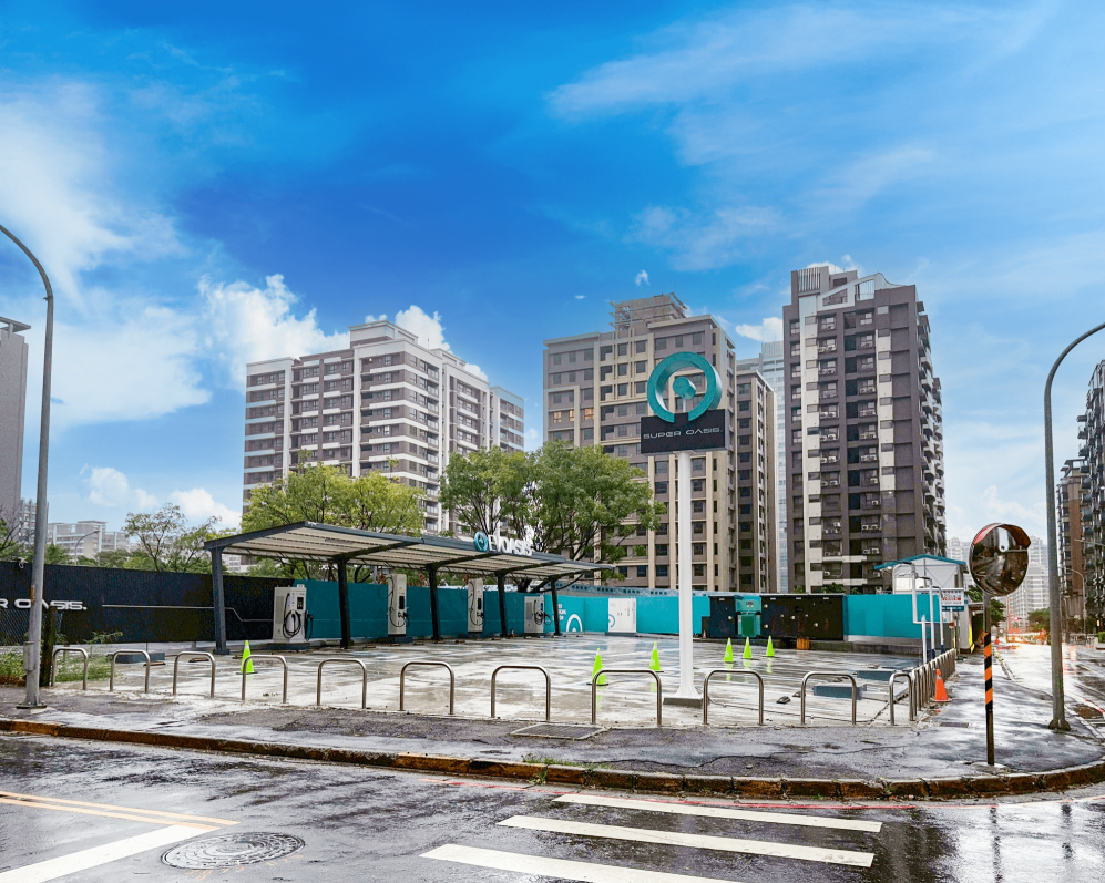 淡水濱海路超級綠洲 充電站清潔人員